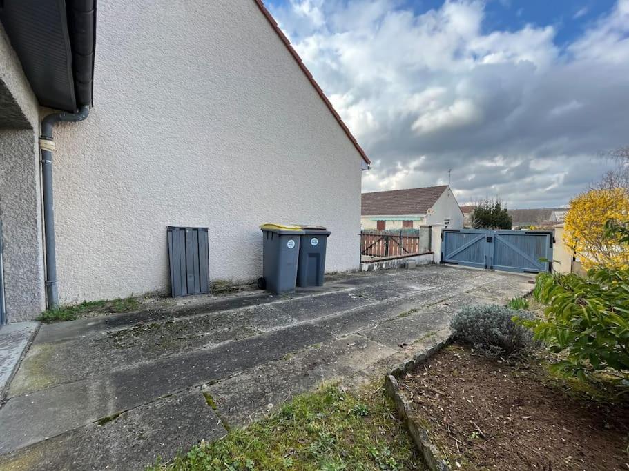 Maisonnette - Jardin Exterieur Champagne-sur-Seine Eksteriør bilde